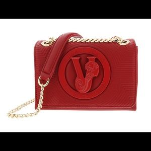 VERSACE

VERSACE RED COMPACT SHOULDER BAG